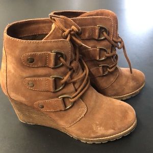 Suede heel boots